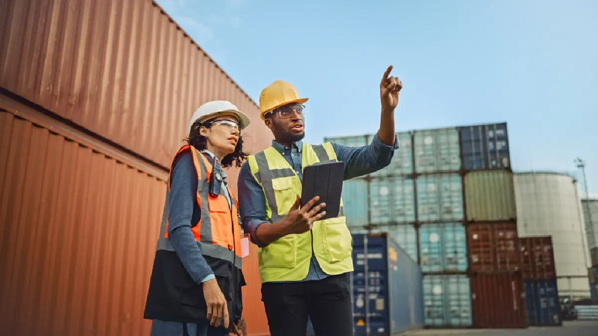5 Benefits of Outsourcing Your Logistics Management: Managed Logistics Services 101 5 Benefits of Outsourcing Your Logistics Management: Managed Logistics Services 101